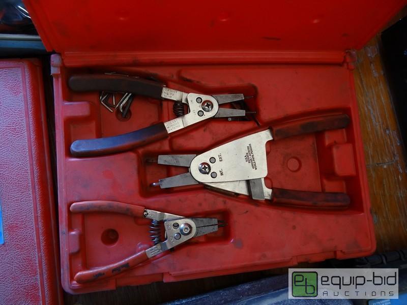 lot 658 image: Blue Point Snap Ring Plier Set