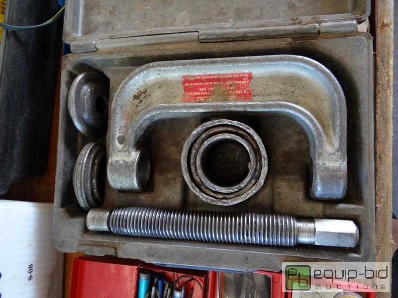 lot 661 image: OTC 3 In 1 Ball Joint Press Kit