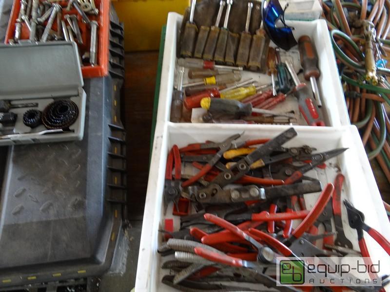 lot 670 image: Lot Of Various Hand Tools