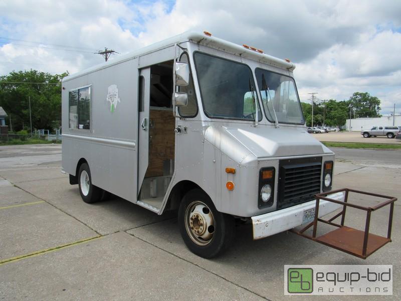 lot 10 image: 1990 Chevrolet Built Food Truck