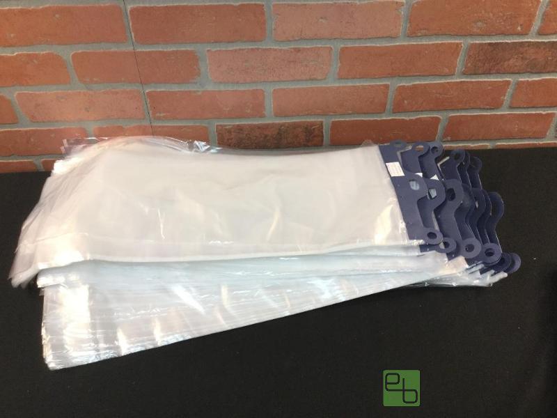 lot 131 image: Bakery EZ Open Bags  Quantity 800 (8 bundles...