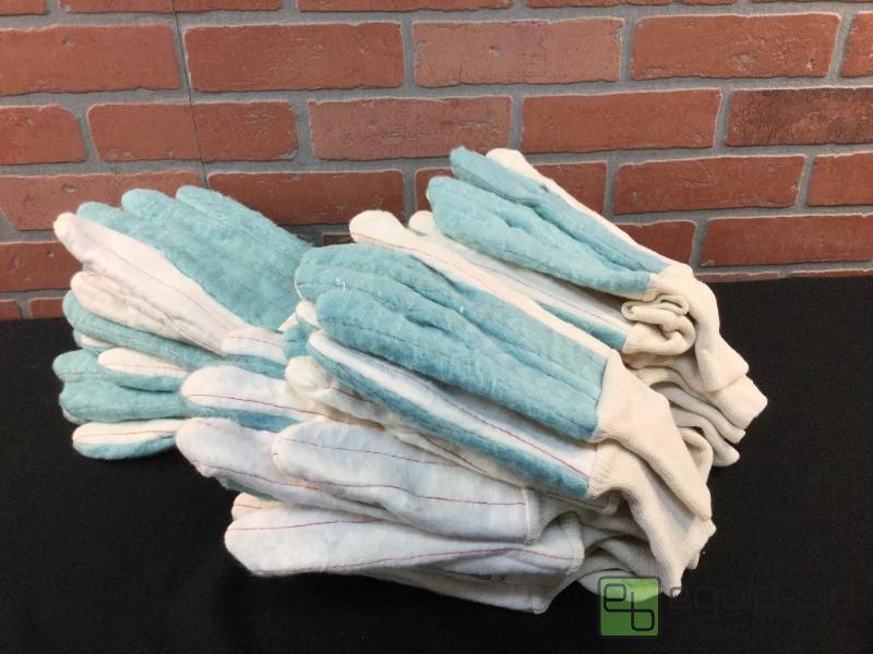 lot 145 image: Super Thick XL Gloves  Quantity 12 pairs Col...