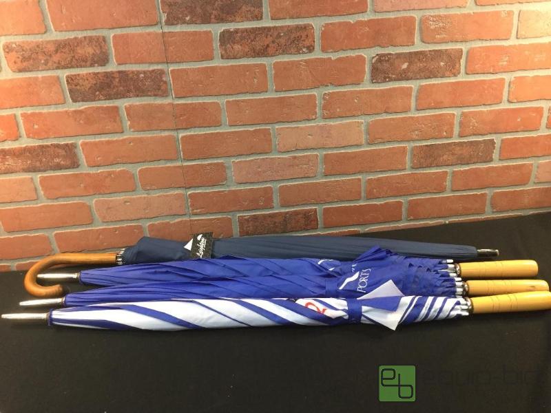 lot 147 image: Lot of Umbrellas  Quantity 4 Color Navy, Bl...
