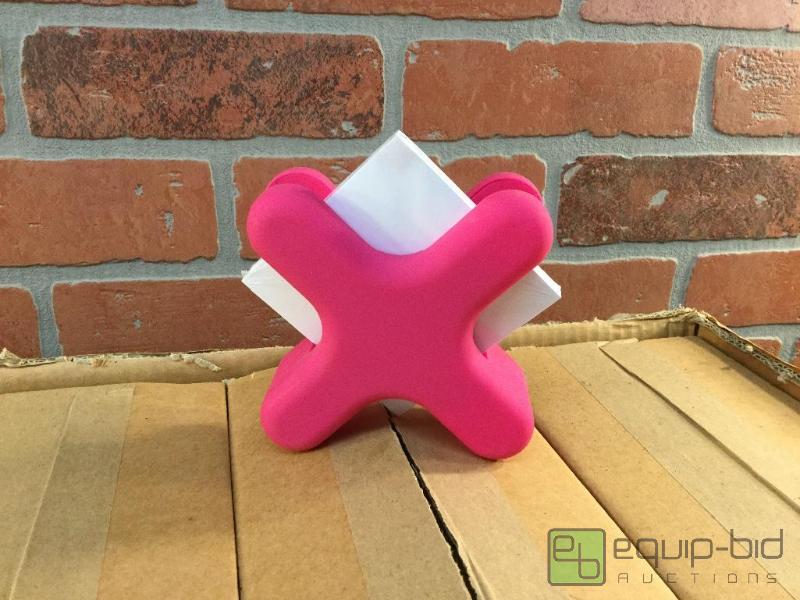 lot 291 image: Pink Memo Holders  Quantity 48 Condition NE...