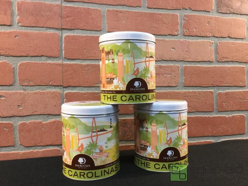 lot 47 image: Carolinas Cookie Tin Box  Quantity 23 Item ...