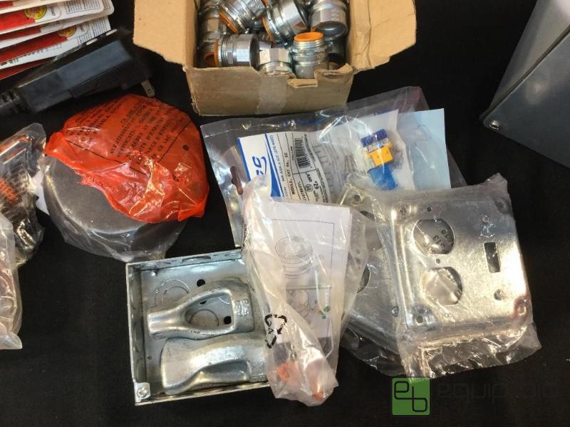 lot 94 image: Lot of electrical or lot of electrician suppl...