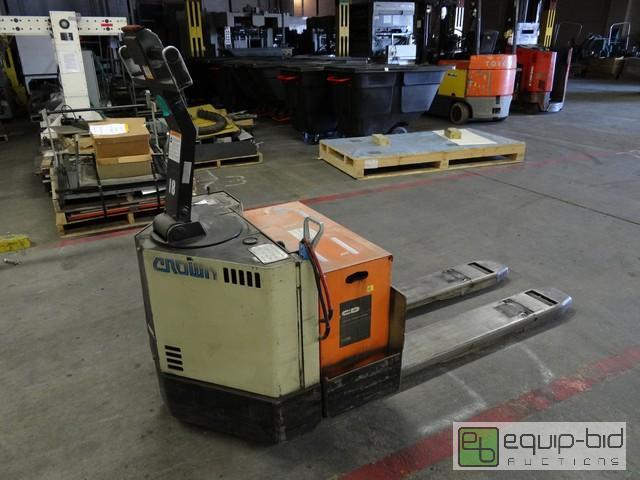 lot 375 image: Crown Electric Walk Behind Pallet Jack