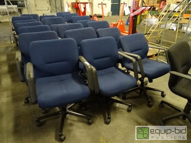 lot 525 image: (23) Office Chairs With Arms