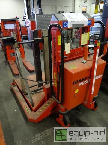 lot 561 image: Interthor Trans Positioner Electric Lift Forklift