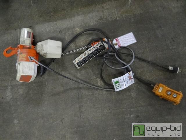 lot 562 image: Harrington 250lb Capacity Overhead Chain Hoist