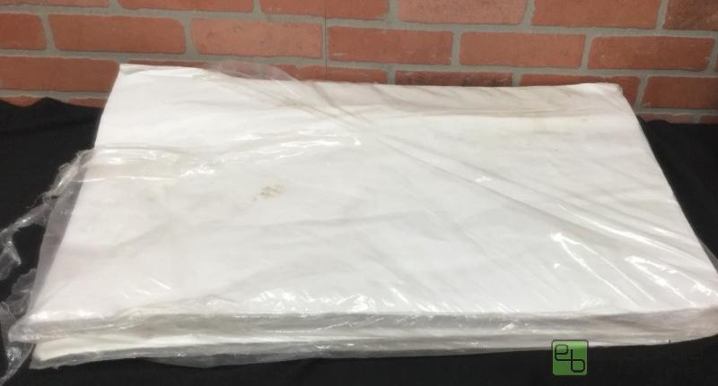 lot 153 image: Tissue paper  Quantity 2 packages Measuremen...