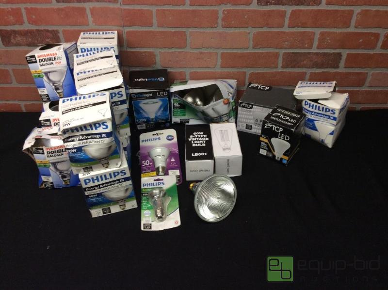 lot 192 image: Lot of new in box light bulbs