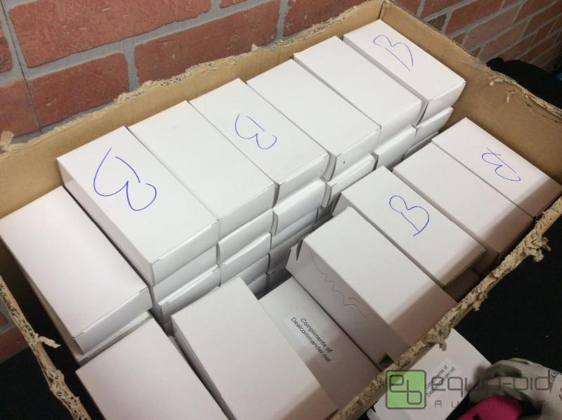 lot 194 image: Lot of tape dispensers New