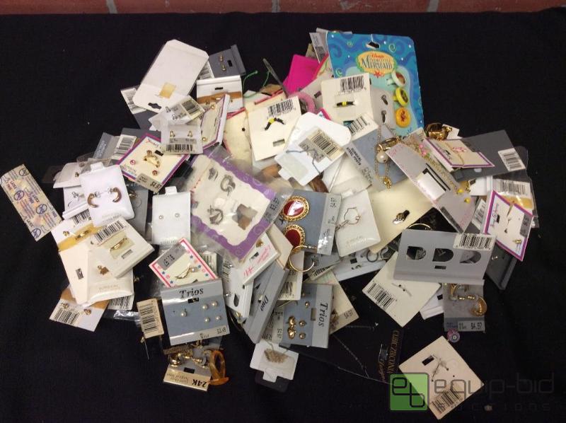 lot 199 image: Old Stock Jewelry  great for Repurposing&nbsp...