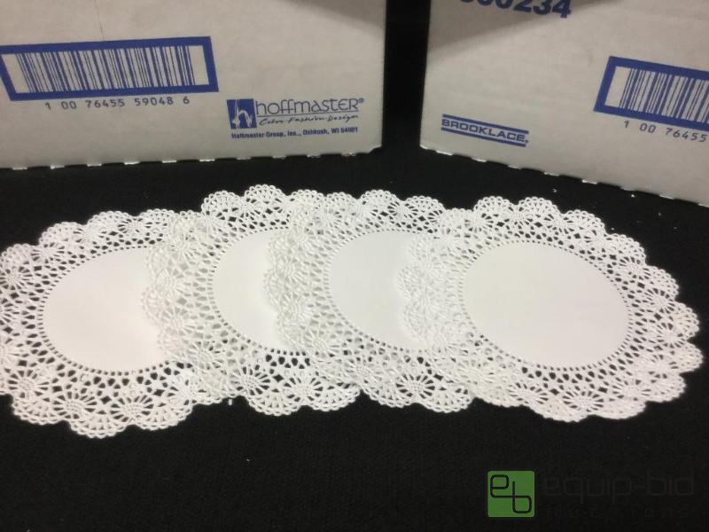 lot 84 image: Hoffmaster&nbspCambridge Round Paper Doilies...