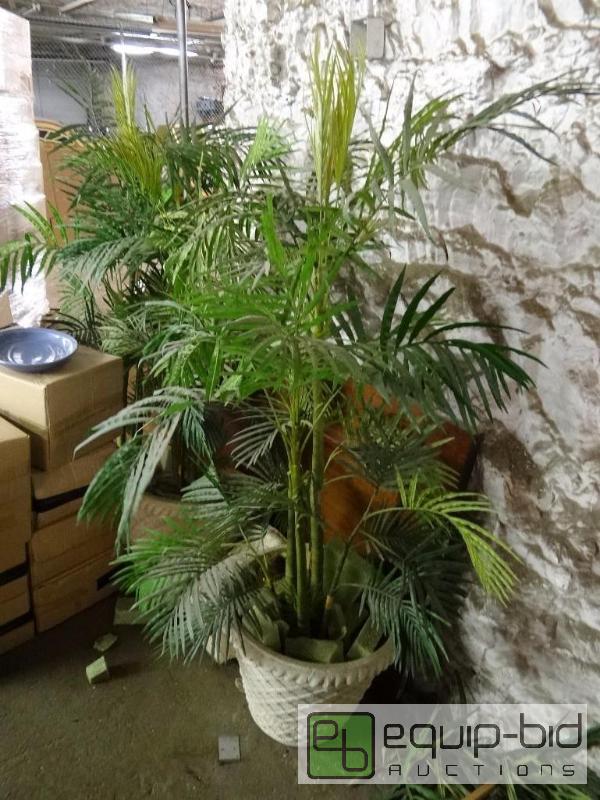 lot 101 image: (3) Fake Decoration Trees