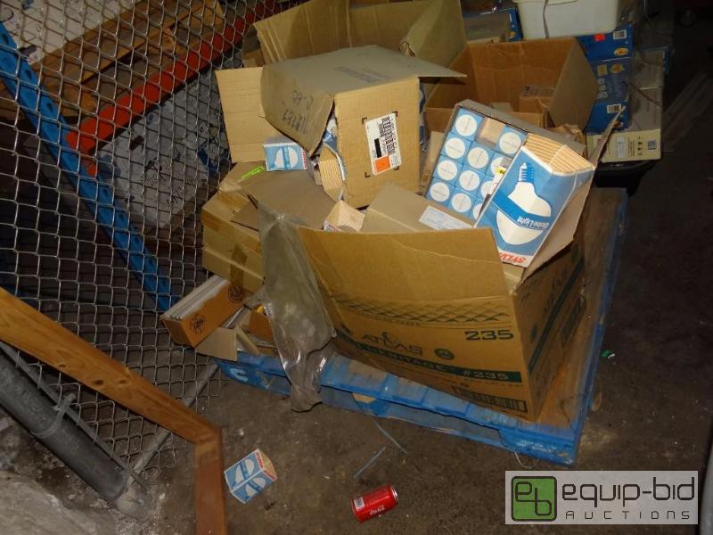 lot 103 image: Pallet Of Various New Light Bulbs