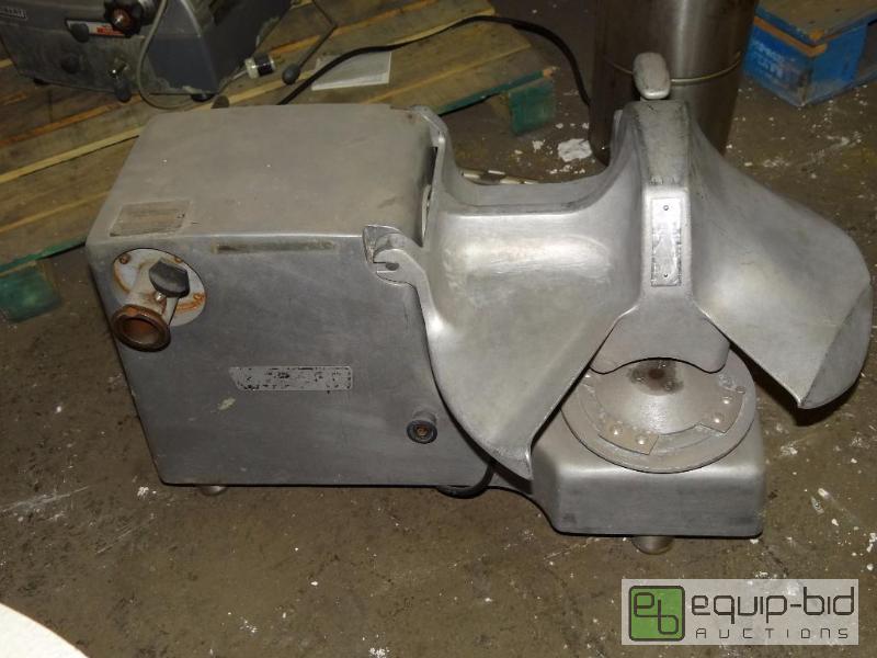 lot 111 image: Hobart Buffalo Chopper With Power Port