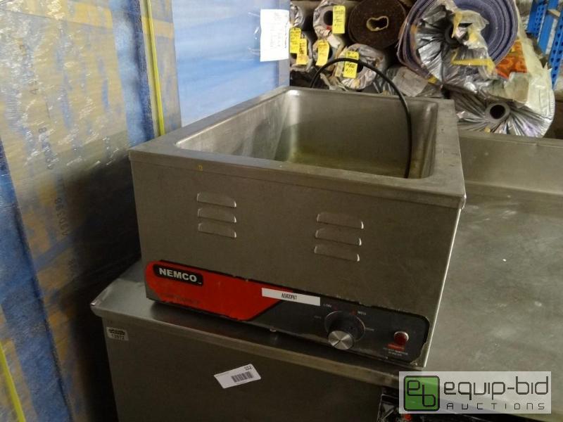 lot 153 image: Nemco Countertop Food Warmer