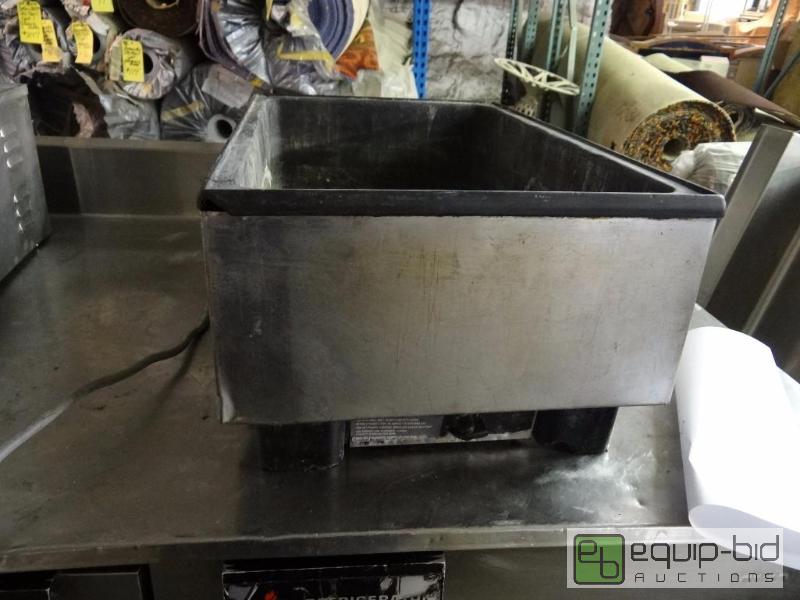 lot 154 image: Commercial Countertop Food Warmer