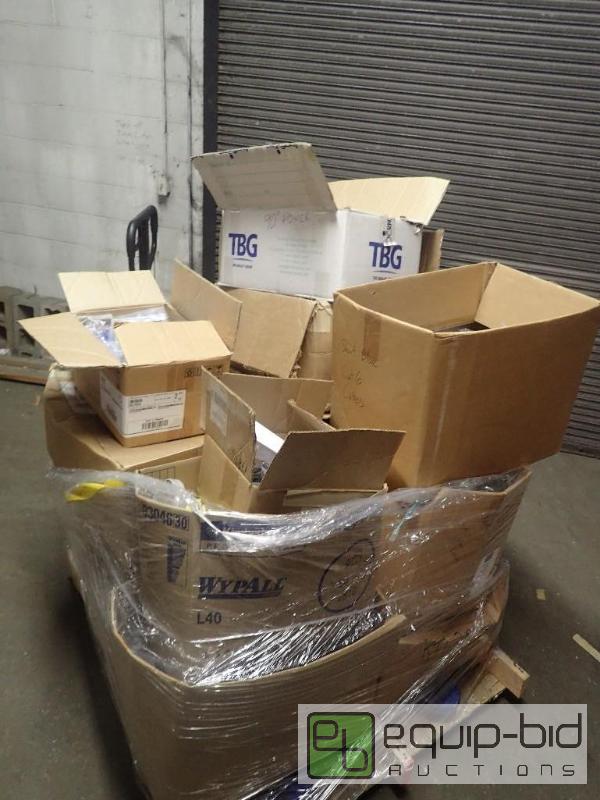 lot 230 image: Large Pallet of Misc Size Length Data Cable