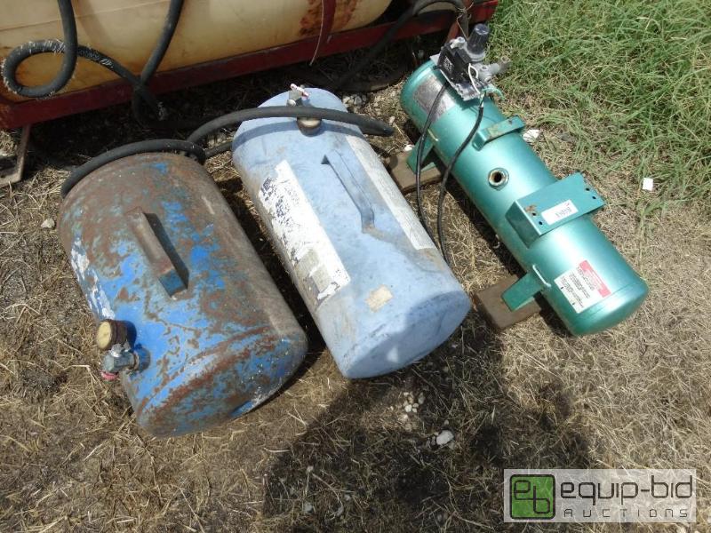 lot 106 image: Lot of 3 various air tanks....