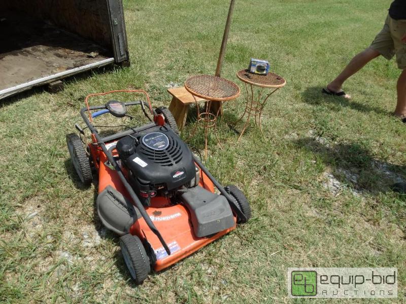 lot 115 image: Husqvarna&nbsp6.75 hp lawn mower, 2 metal pl...
