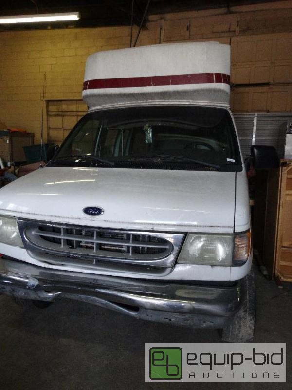 lot 134 image: Year 2002 Make Ford Model Econoline Vehicl...
