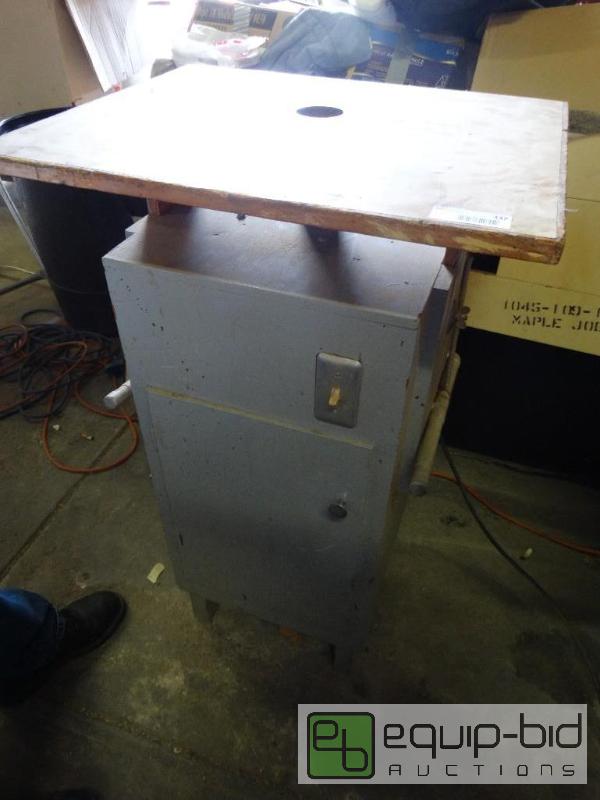 lot 137 image: Drum sander with table....