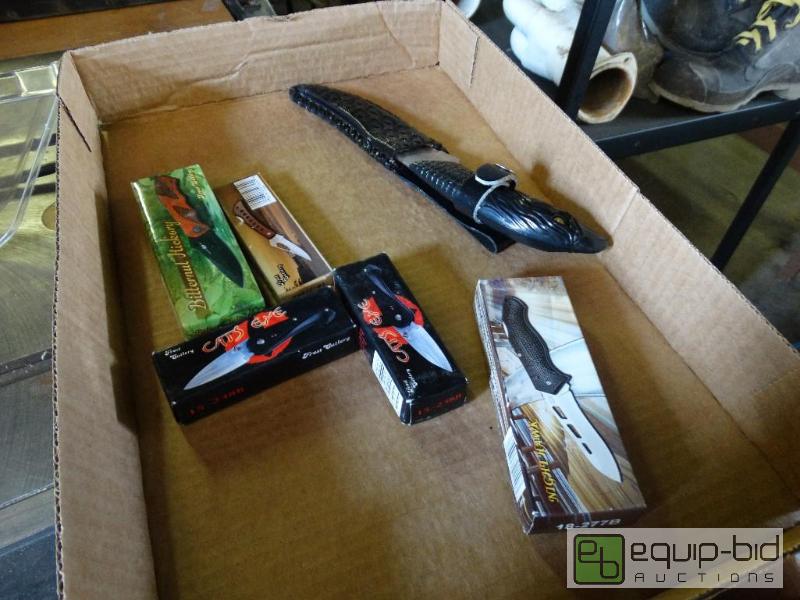 lot 164 image: Lot of 6 new in box pocket knives....