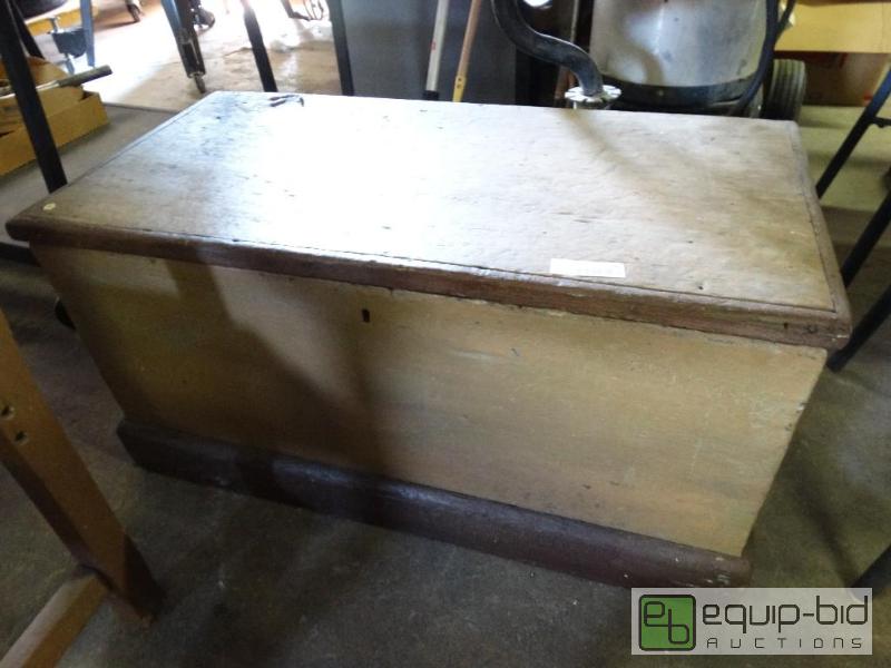 lot 180 image: Blanket box.  Lid needs attached.&nbsp...