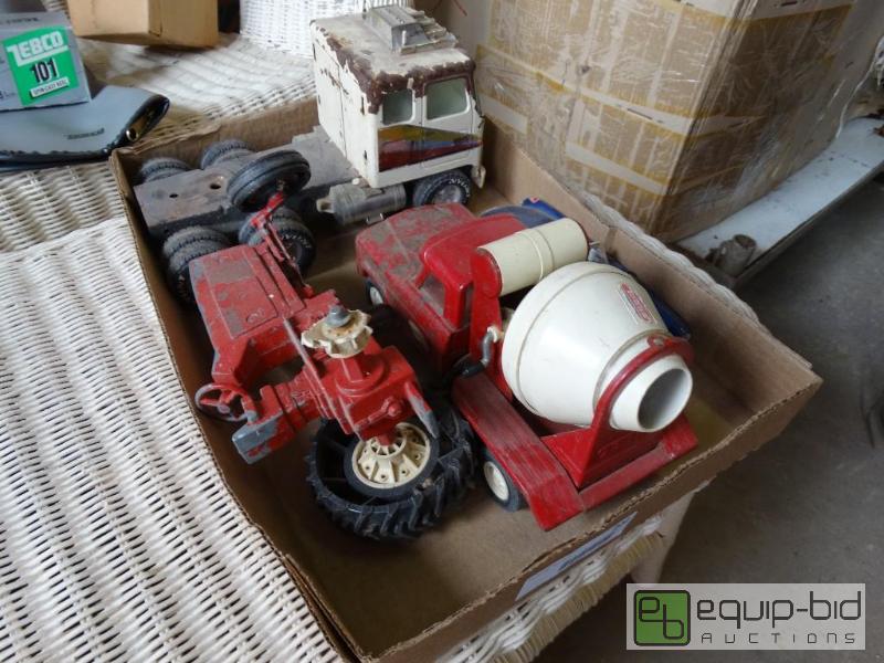lot 222 image: Lot of various metal toy trucks....
