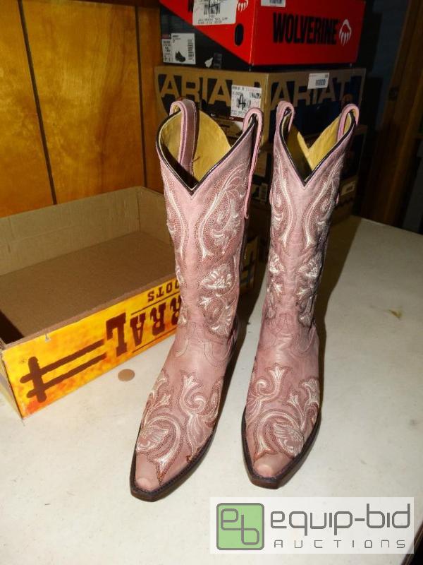 Women's Work Boots, Women's Western Boots, Women's Booties, Women's Athletic Women's: Women's Cowboy Boots & Shoes, Women's Work Boots & Workwear and more.