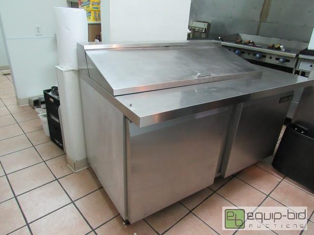 lot 386 image: Continental 60Inch Mega Top Prep Table