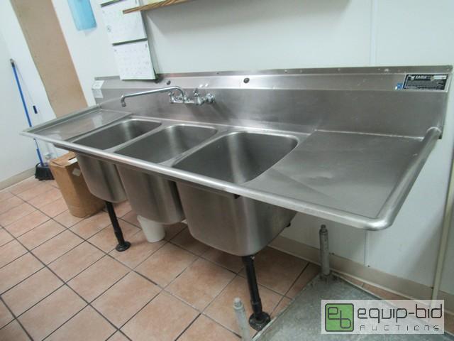 lot 388 image: Eagle Stainless Steel 3 Bay Sink