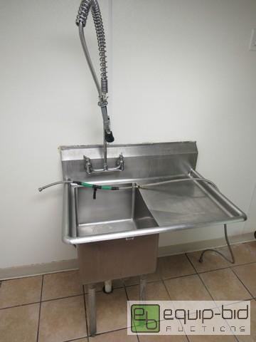 lot 393 image: Stainless Steel Single Bay Sink With Right Hand Drain Board
