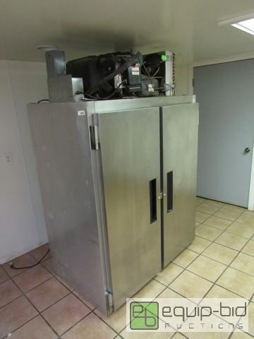 lot 399 image: Victory 2 Door Freezer