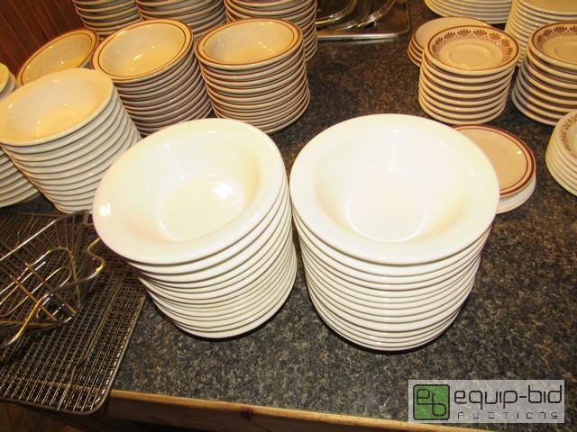 lot 405 image: Lot Of (28) 7Inch Diameter Bowls