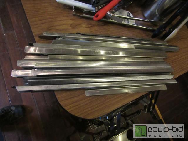 lot 428 image: Lot Of Pan Dividers