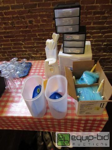 lot 445 image: Lot Of Misc Kitchen Items