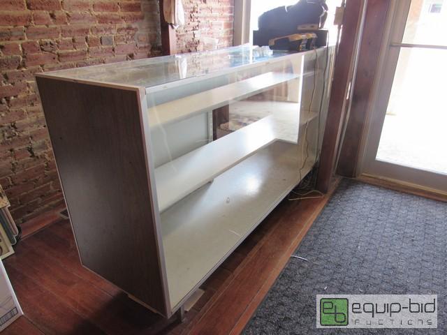 lot 461 image: Glass Top And Front Display Case