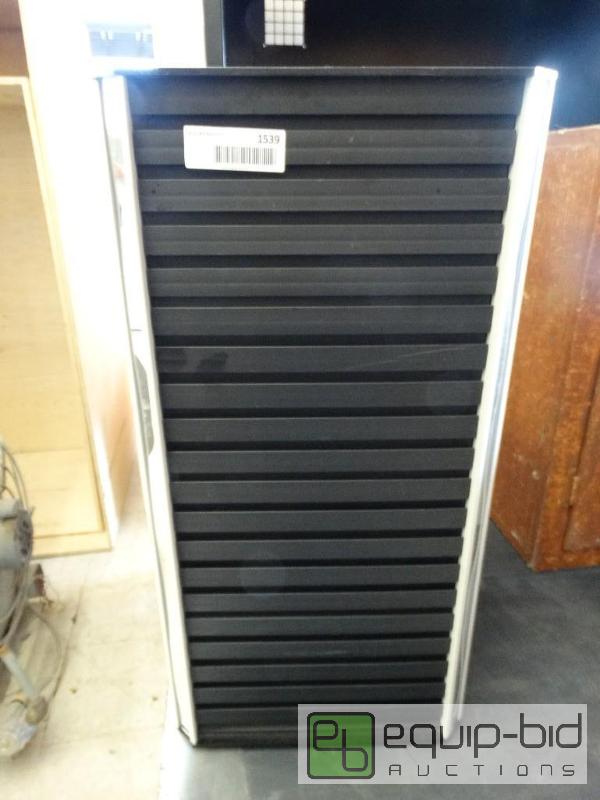 lot 1539 image: Counter top retail display spinner rack....