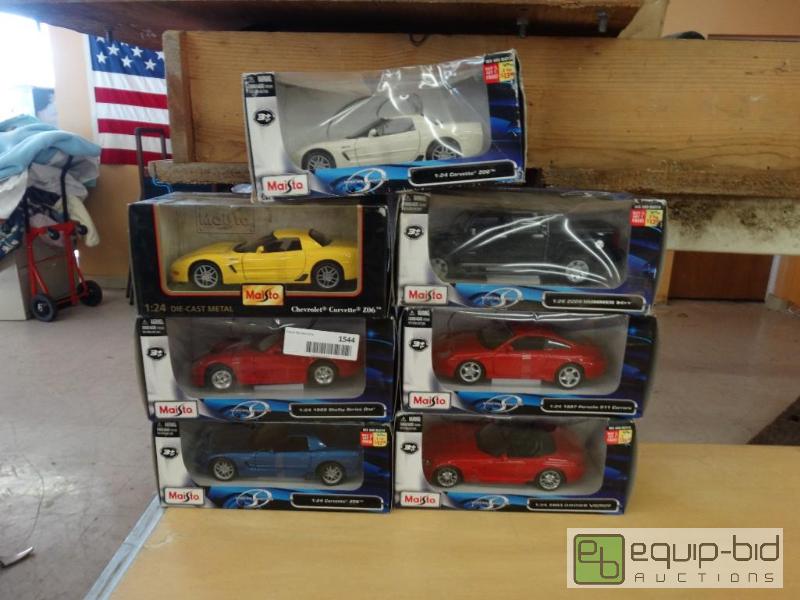 lot 1544 image: Lot of 7 die cast collector cars in boxes.  1...