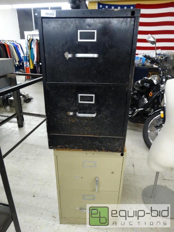 lot 1560 image: 2 metal 2 drawer file cabinets....