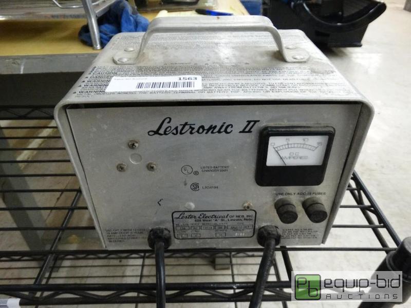 lot 1563 image: Lestronic&nbspII 24 volt charger....