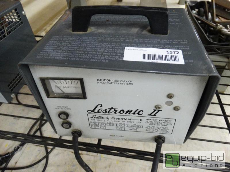 lot 1572 image: Lestronic II 24 volt charger....