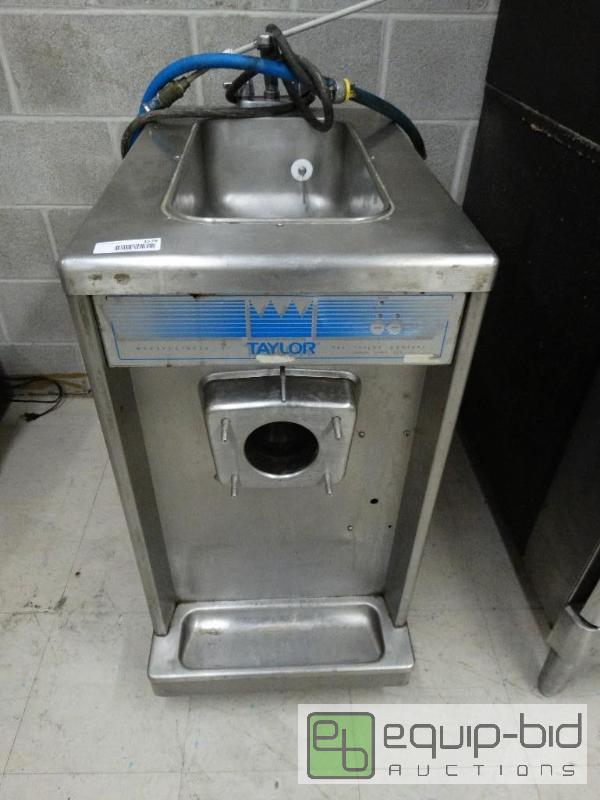 lot 1576 image: Taylor freeze master model-750-27 ice cream m...