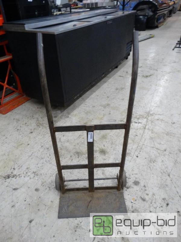 lot 1604 image: Metal 2 wheel dolly....