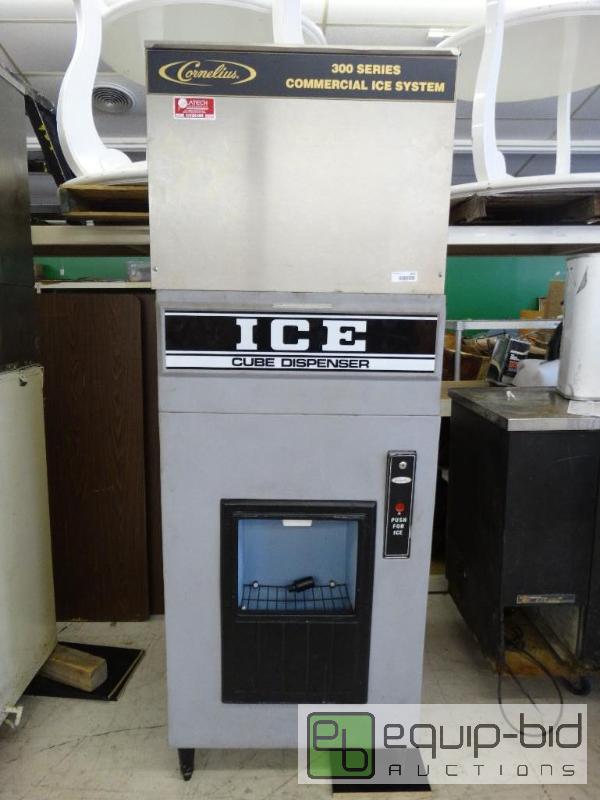 lot 1615 image: Cornelius 300 series ice machine with dispens...