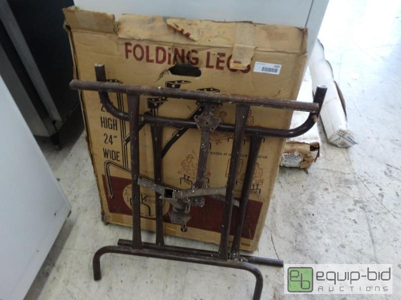 lot 1635 image: 2 Sets of table legs....